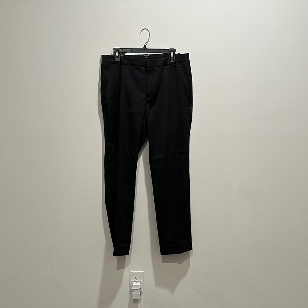 Banana Republic 
RYAN SATIN STRAIGHT PANT
Never worn. Did not fit.